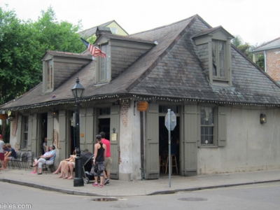 Oldest bar in america