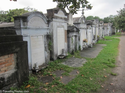 Lafayette Cemetery tombs